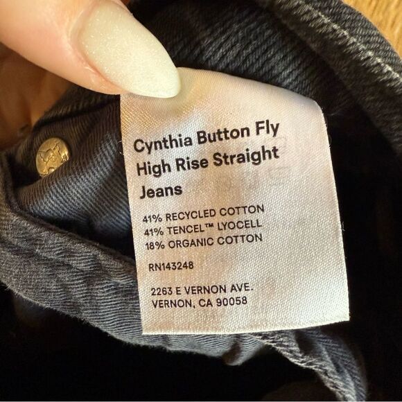 NWT Reformation Cynthia Button Fly Straight Jeans 23 Ventura Wash - Picture 9 of 10